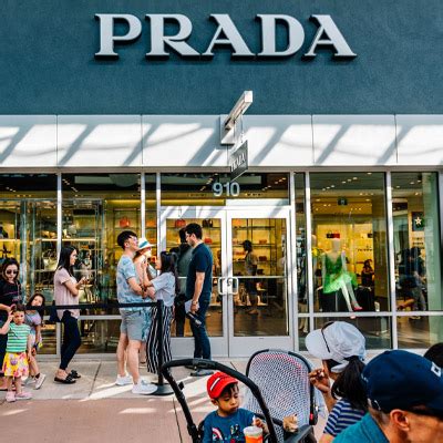 simon premium outlets prada.